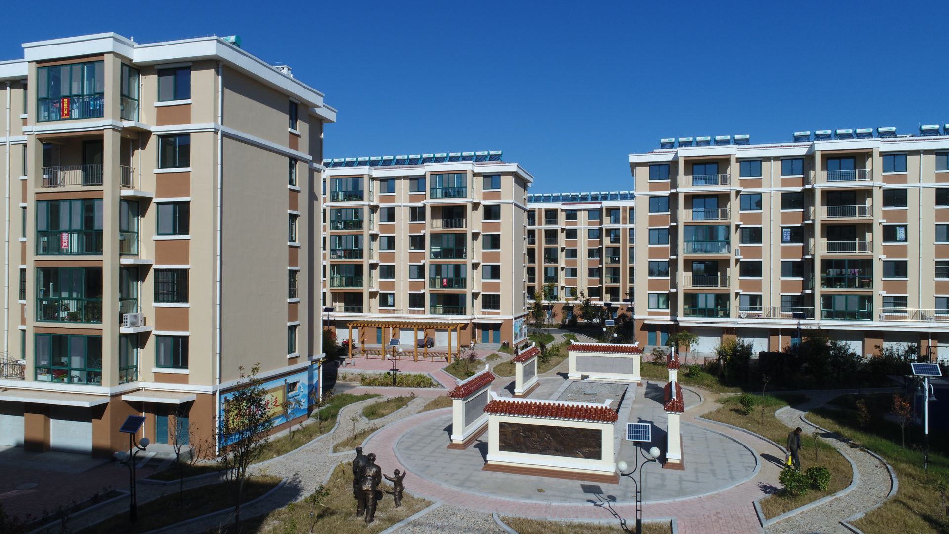 青岛乐投（中国）集团莱西平度公司河头店镇龙泉湖社区项目实景图02_compressed